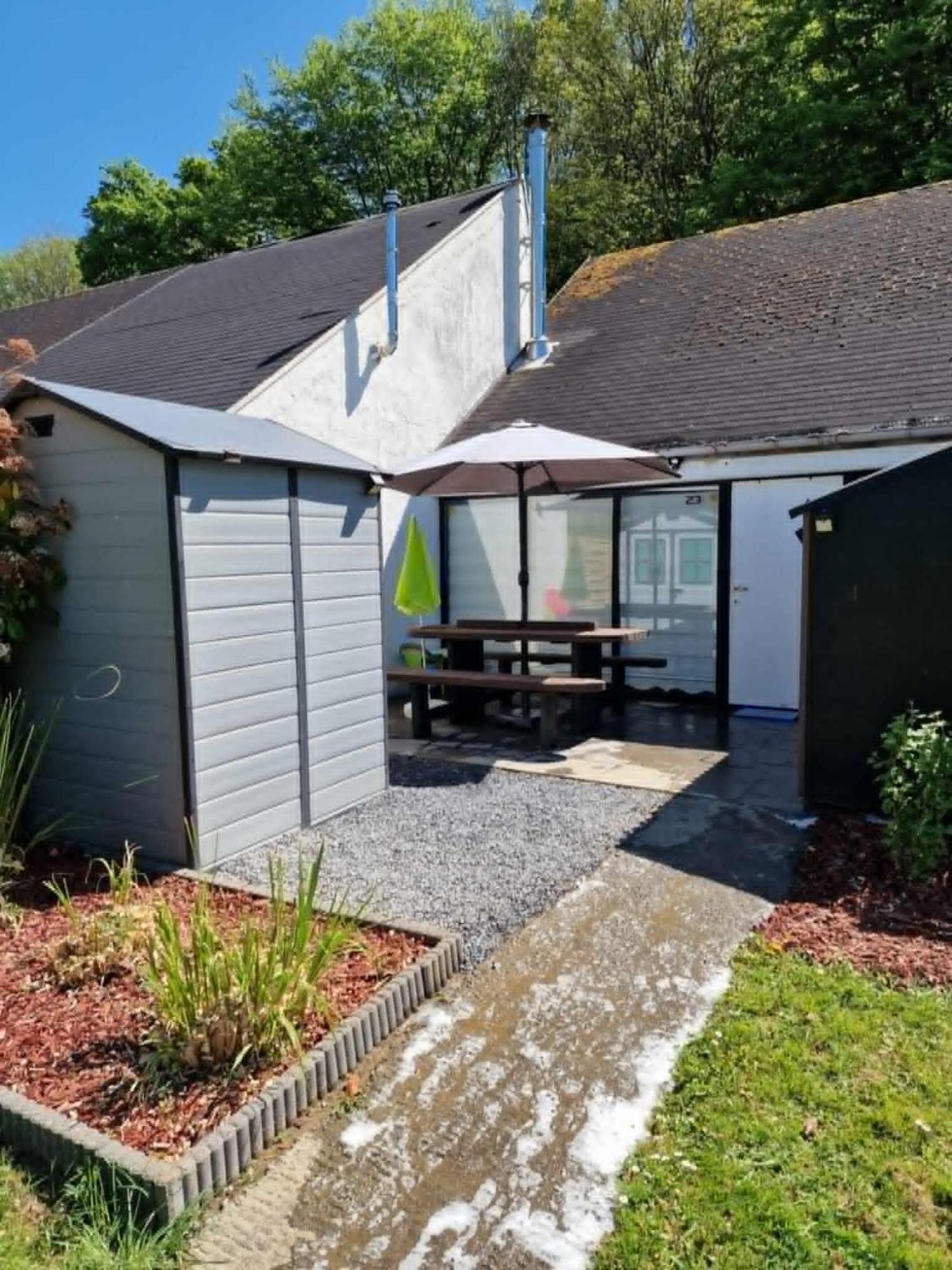 bungalow dans domaine de vacances Hastiere-par-dela Extérieur photo